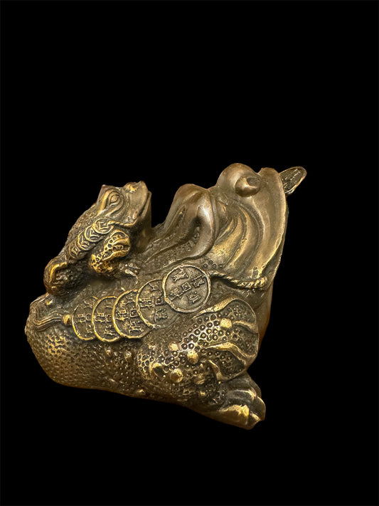 Feng Shui Wealth Toad Figurine