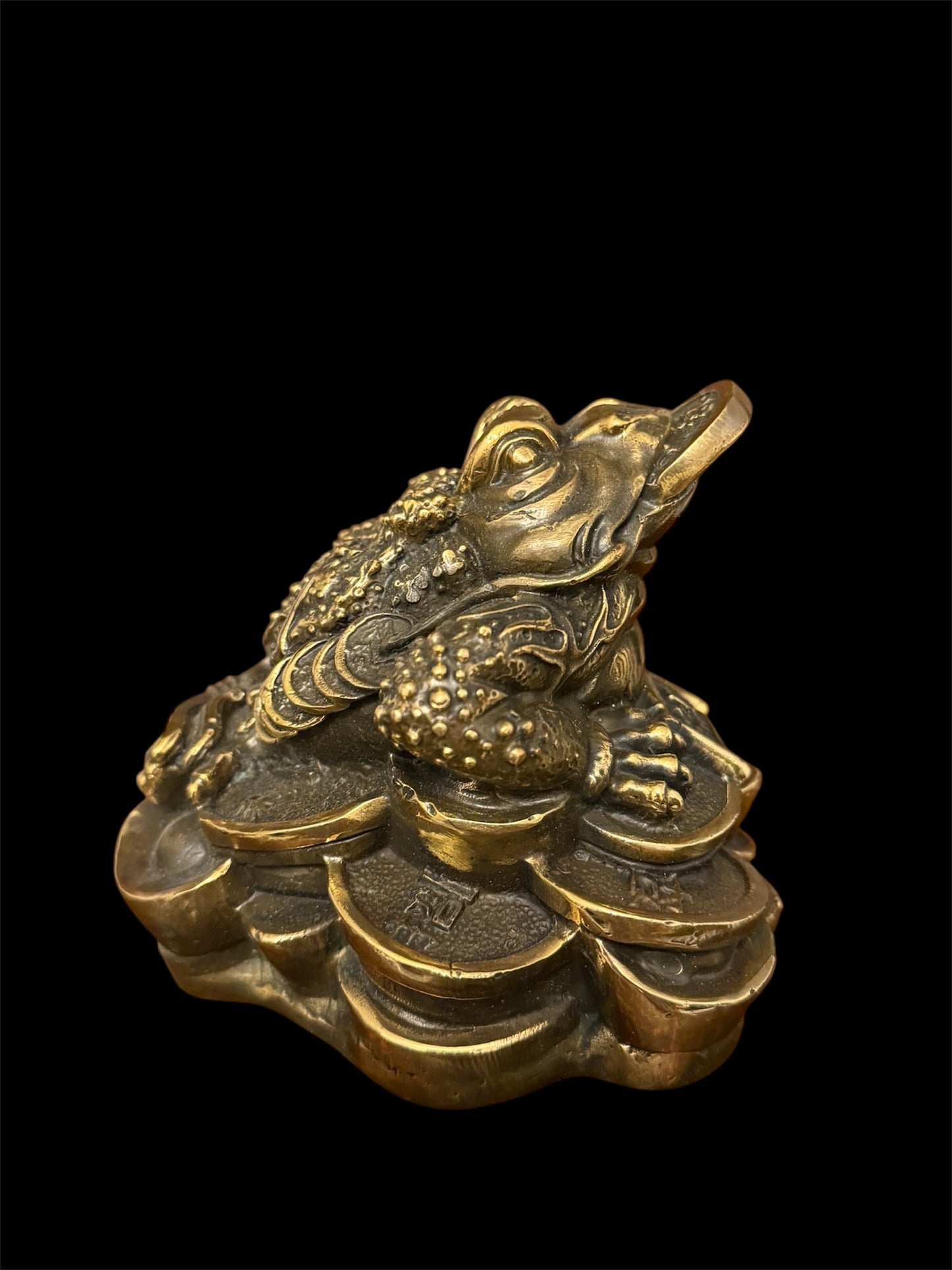 Golden Toad Feng Shui Wealth Enhancer – Three-Legged Money Toad
